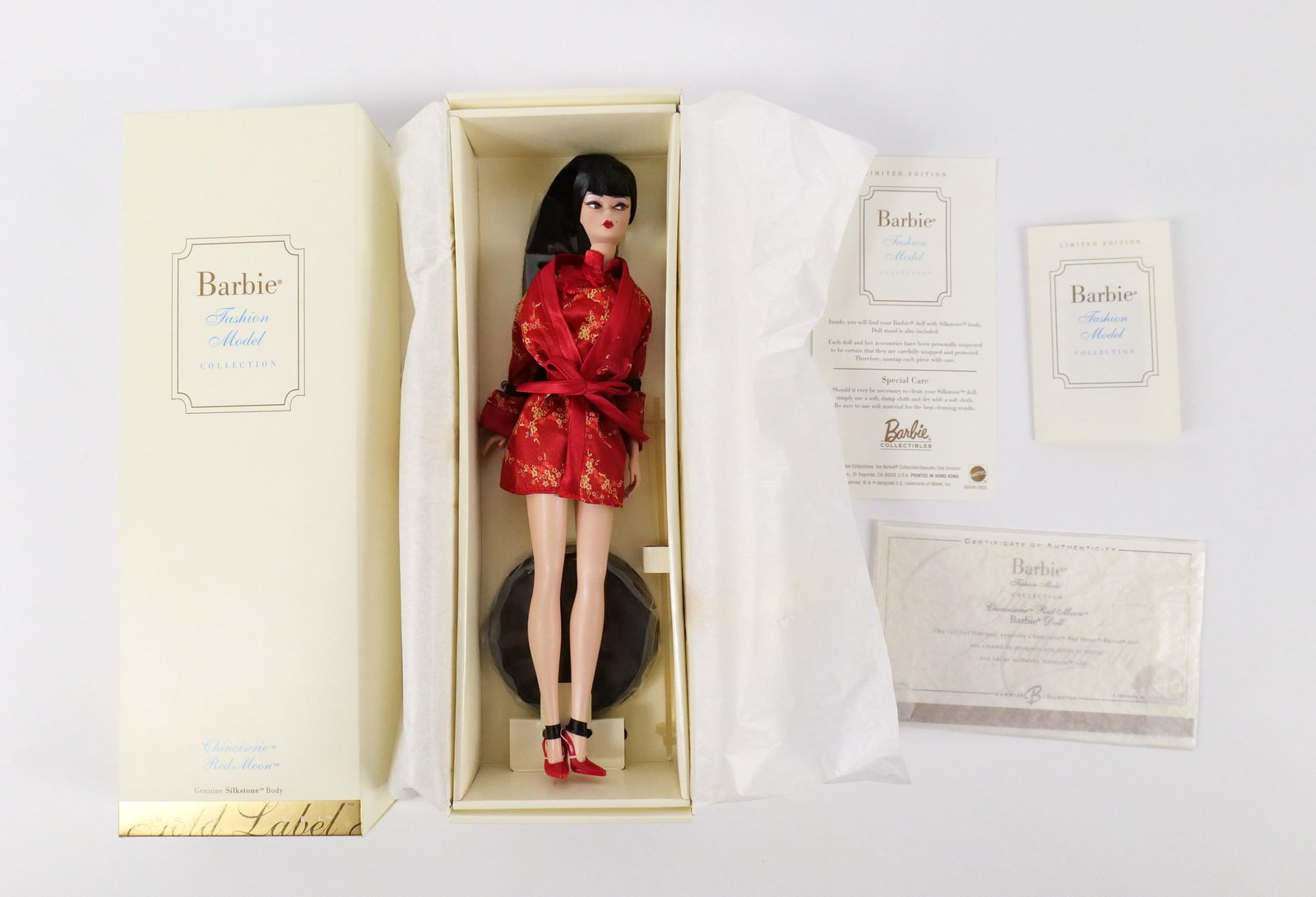Chinoiserue Red Moon Silkstone Gold Label Barbie Doll: Chinoiserue Red Moon Silkstone Gold Label Barbie Doll - Fashion Model Collection. New in Box. All invoices must be paid within 24 hours of the sale. We offer multiple shipping options, please read the