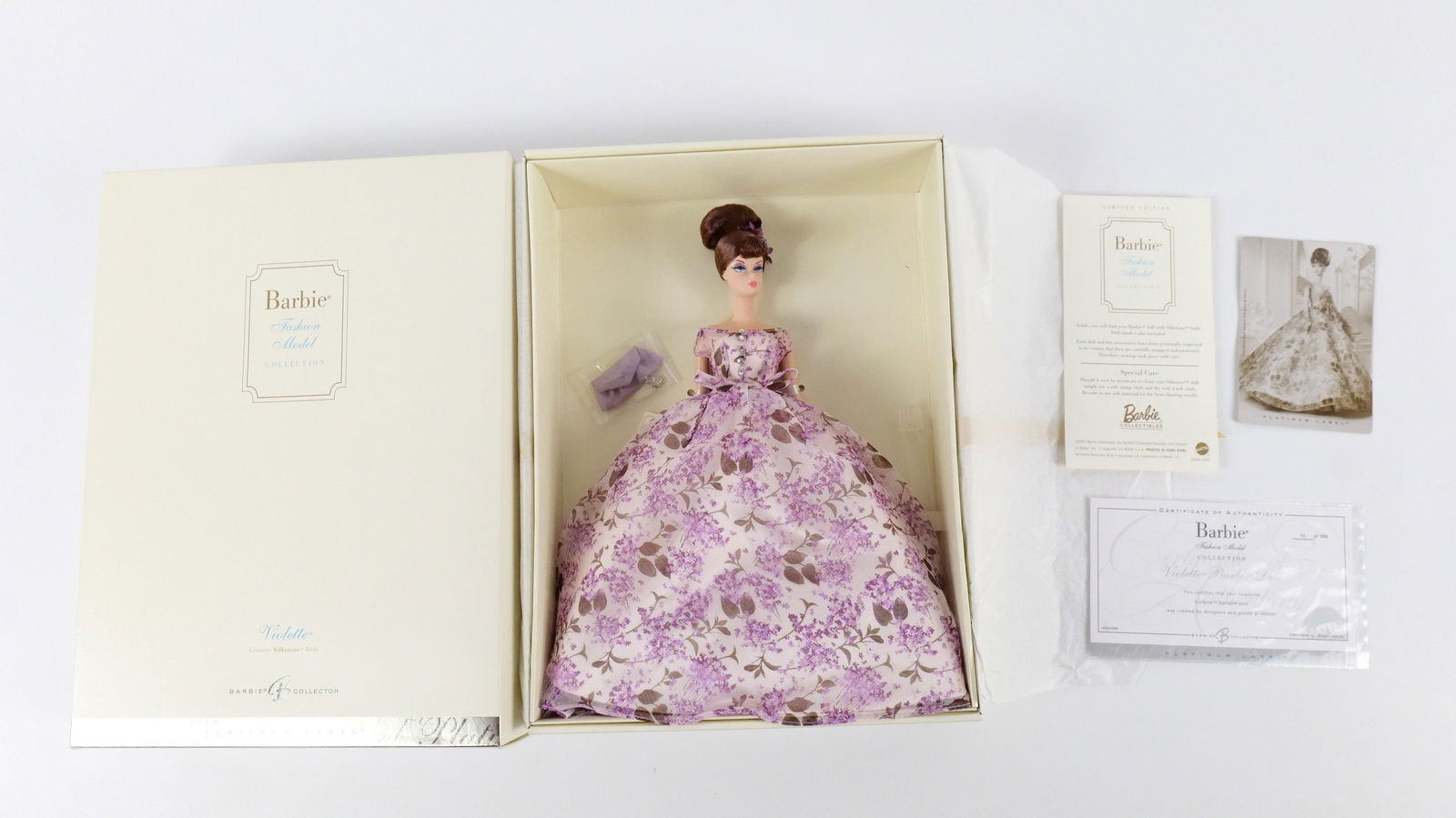 Violette Silkstone Platinum Label Barbie Doll: Violette Silkstone Platinum Label Barbie Doll - Fashion Model Collection. New in Box. All invoices must be paid within 24 hours of the sale. We offer multiple shipping options, please read the shippin