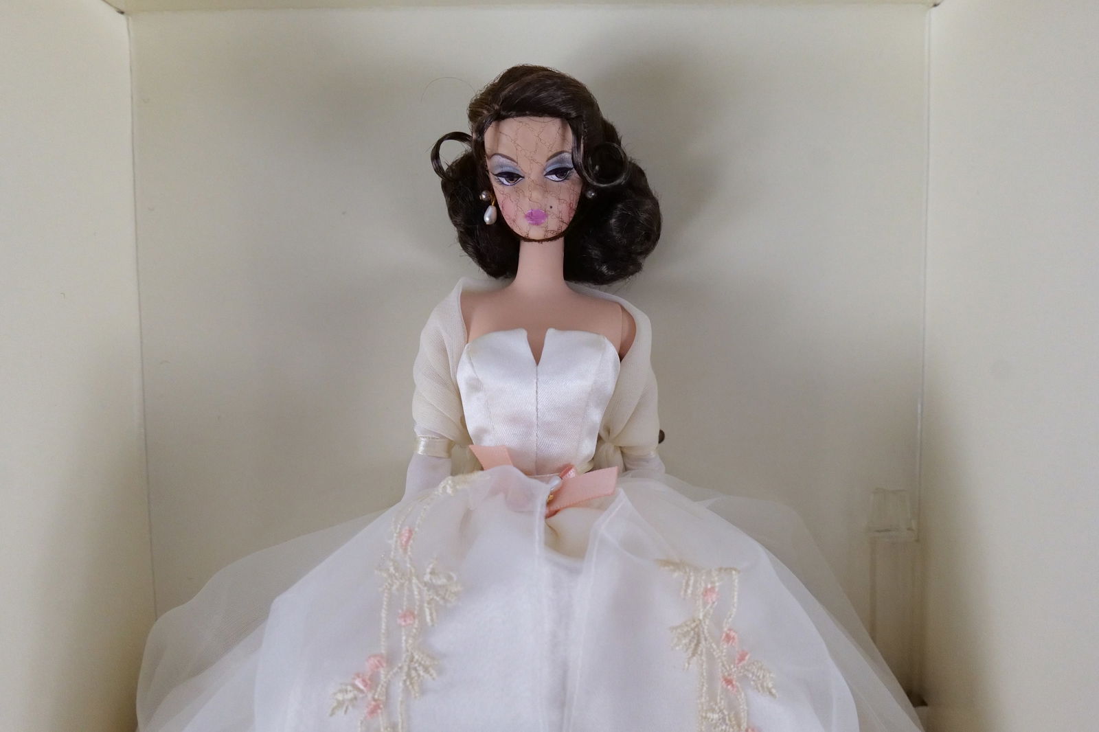 Lady of the Manor Silkstone Gold Label Barbie Doll - 3