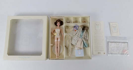 Continental Holiday Giftset - Limited Edition Silkstone Barbie Doll with Accessories