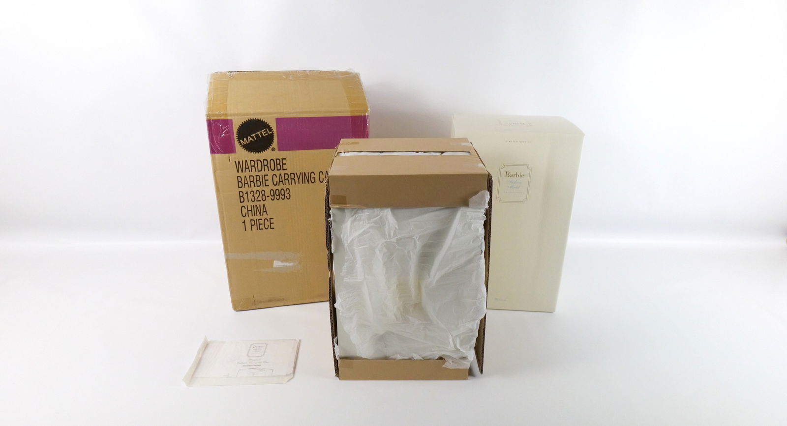 Barbie Silkstone Wardrobe Carrying Case: Barbie Silkstone Wardrobe Carrying Case - Barbie Fashion Model Collection. New in Box with Shipper. All invoices must be paid within 24 hours of the sale. We offer multiple shipping options, please