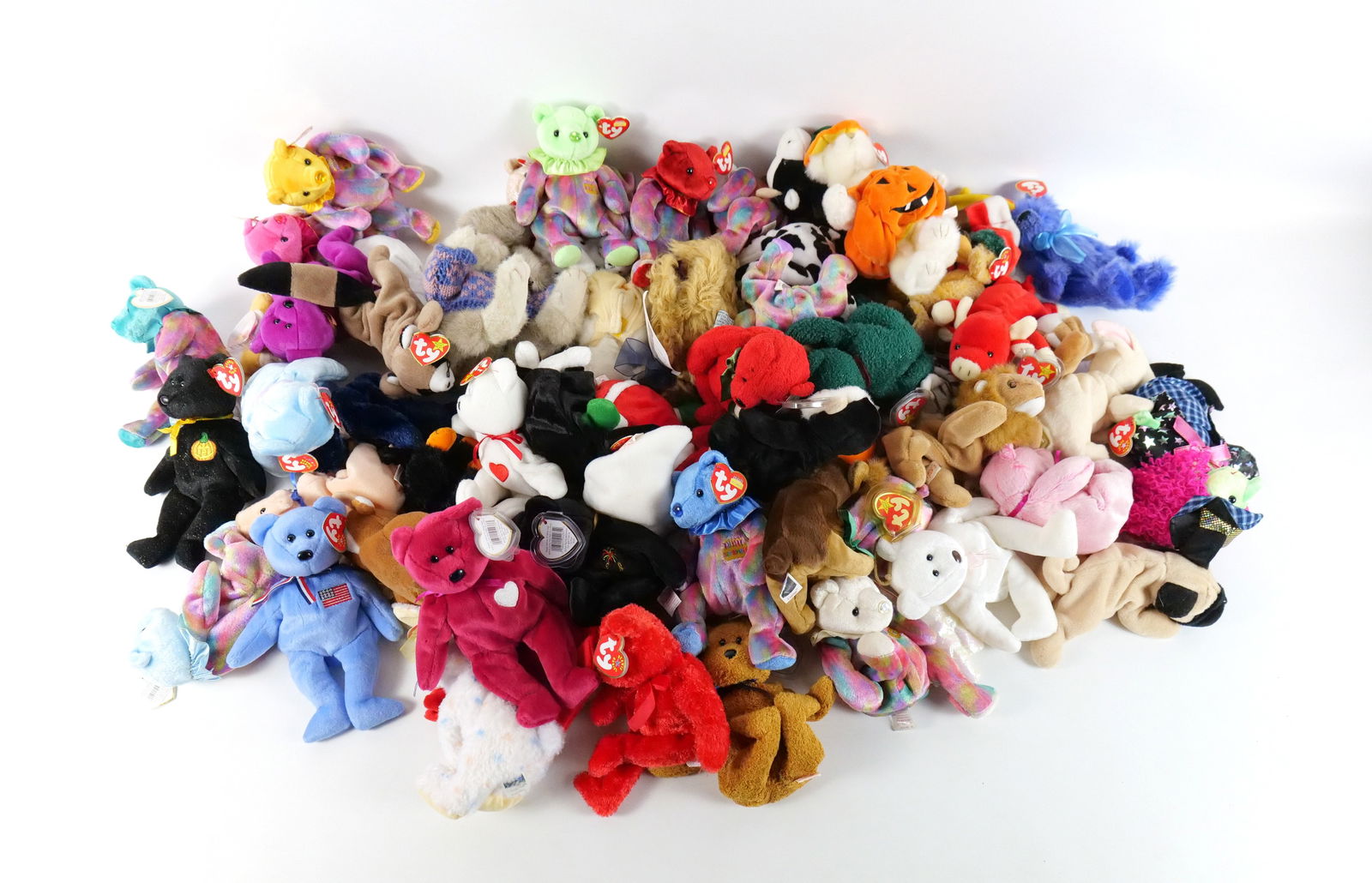 Large Lot of Mostly Beanie Babies: Large Lot of Mostly Beanie Babies. Also includes a few Boyds Plush. Including Halloween, Christmas, Months, Easter, Various Animals and More. All invoices must be paid within 24 hours of the sale. We
