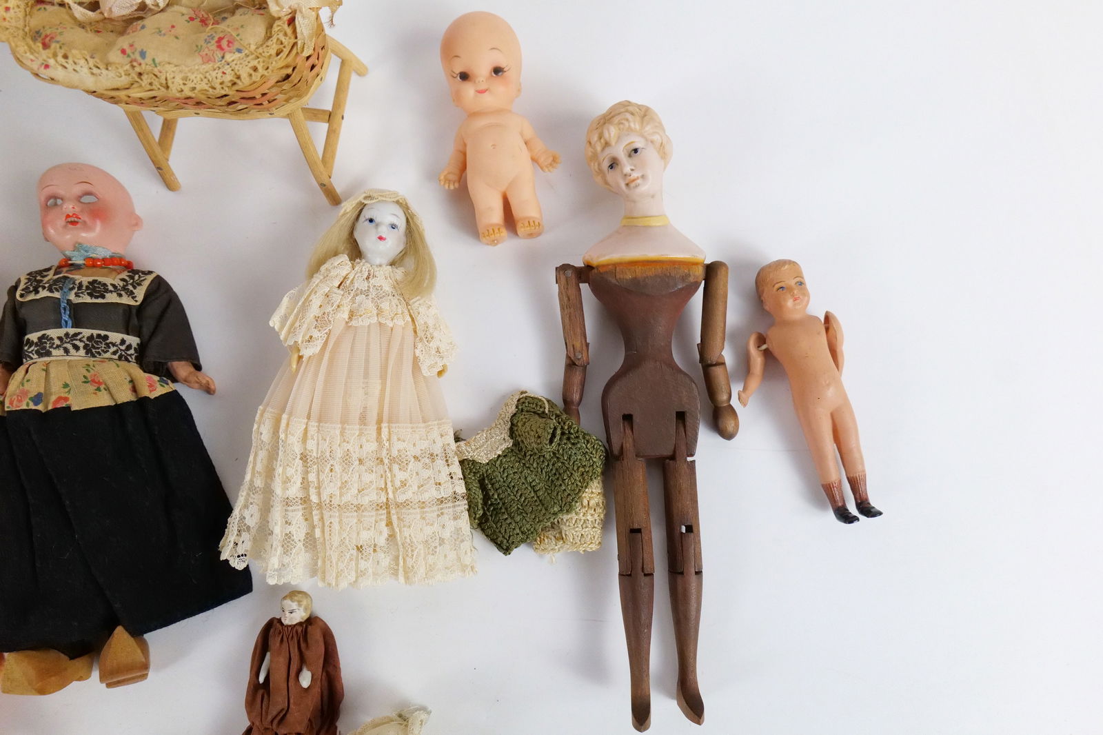 Lot of Antique to Contemporary Dolls - 7