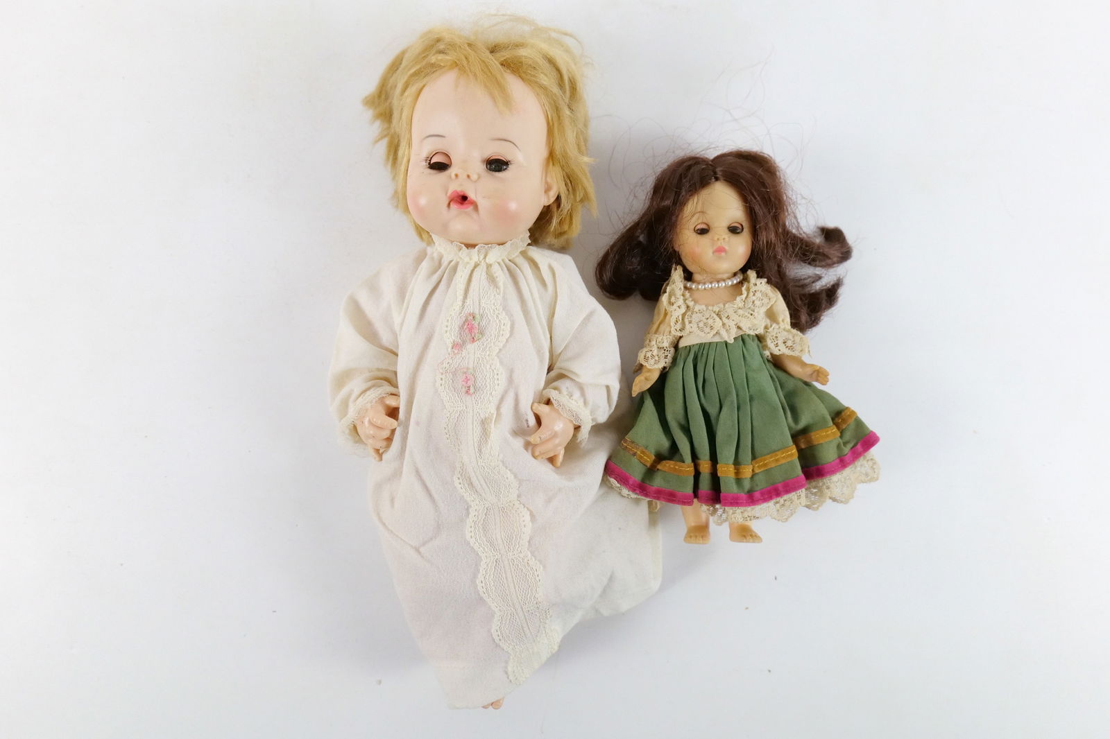 Lot of Vintage to Contemporary Dolls - 2