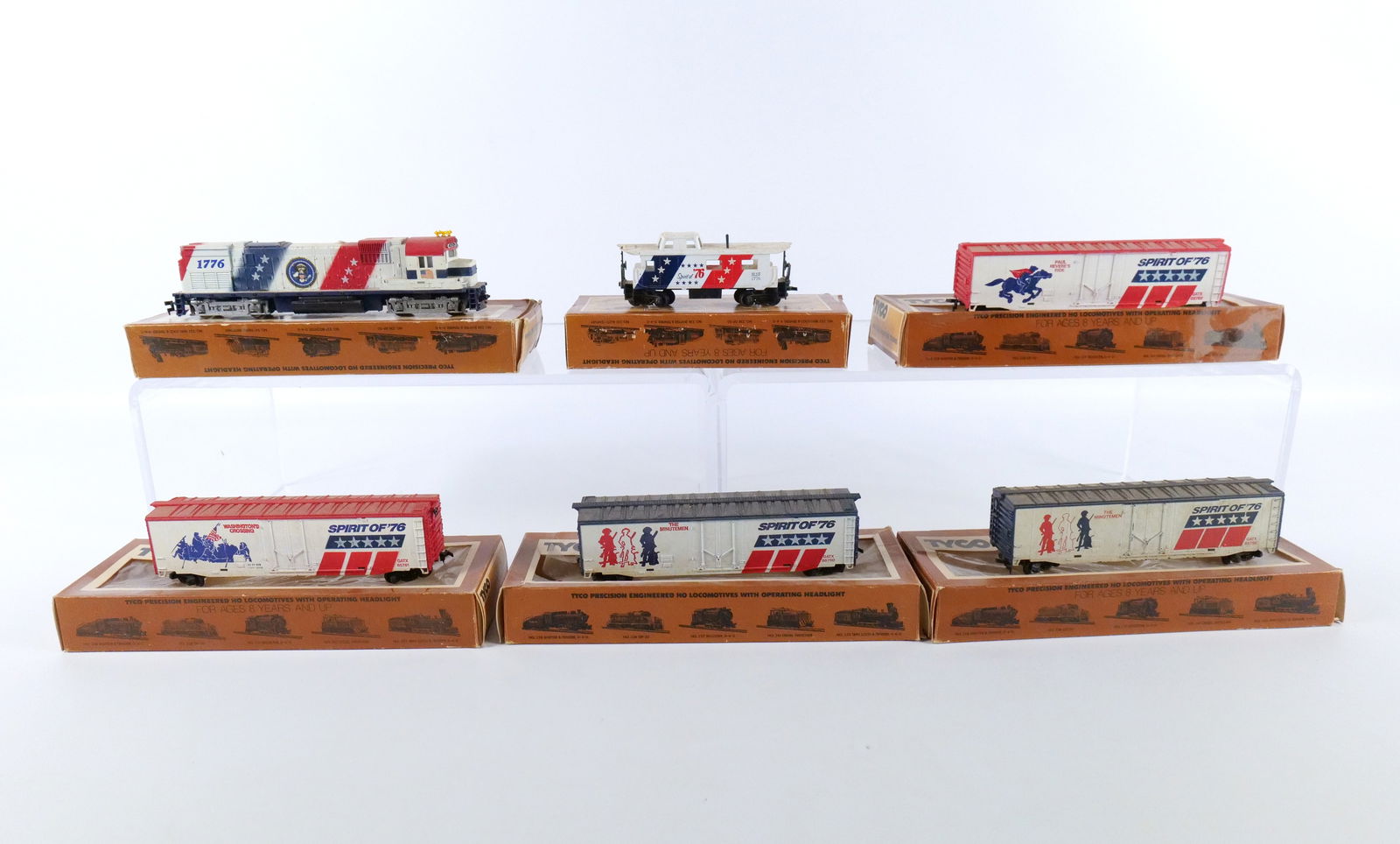 Tyco HO Gauge Spirit of 76 Train Set: Tyco HO Gauge Spirit of 76 Train Set. Including Diesel Alco Century 430 Powered Lighted, Bi Centennial Box Car Washington Crossing Delaware, 2 x Bi Centennial Box Car - Minuteman, Bi Centennial Box
