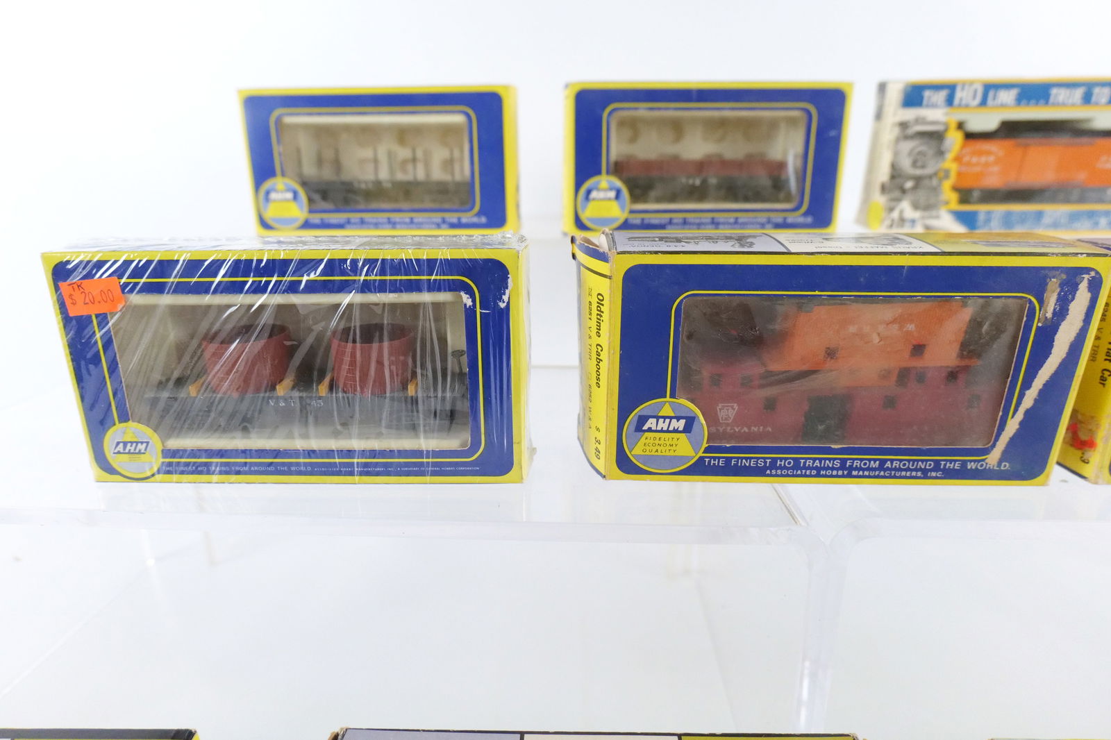 Lot of 8 HO Gauge AHM Rolling Stock - 4