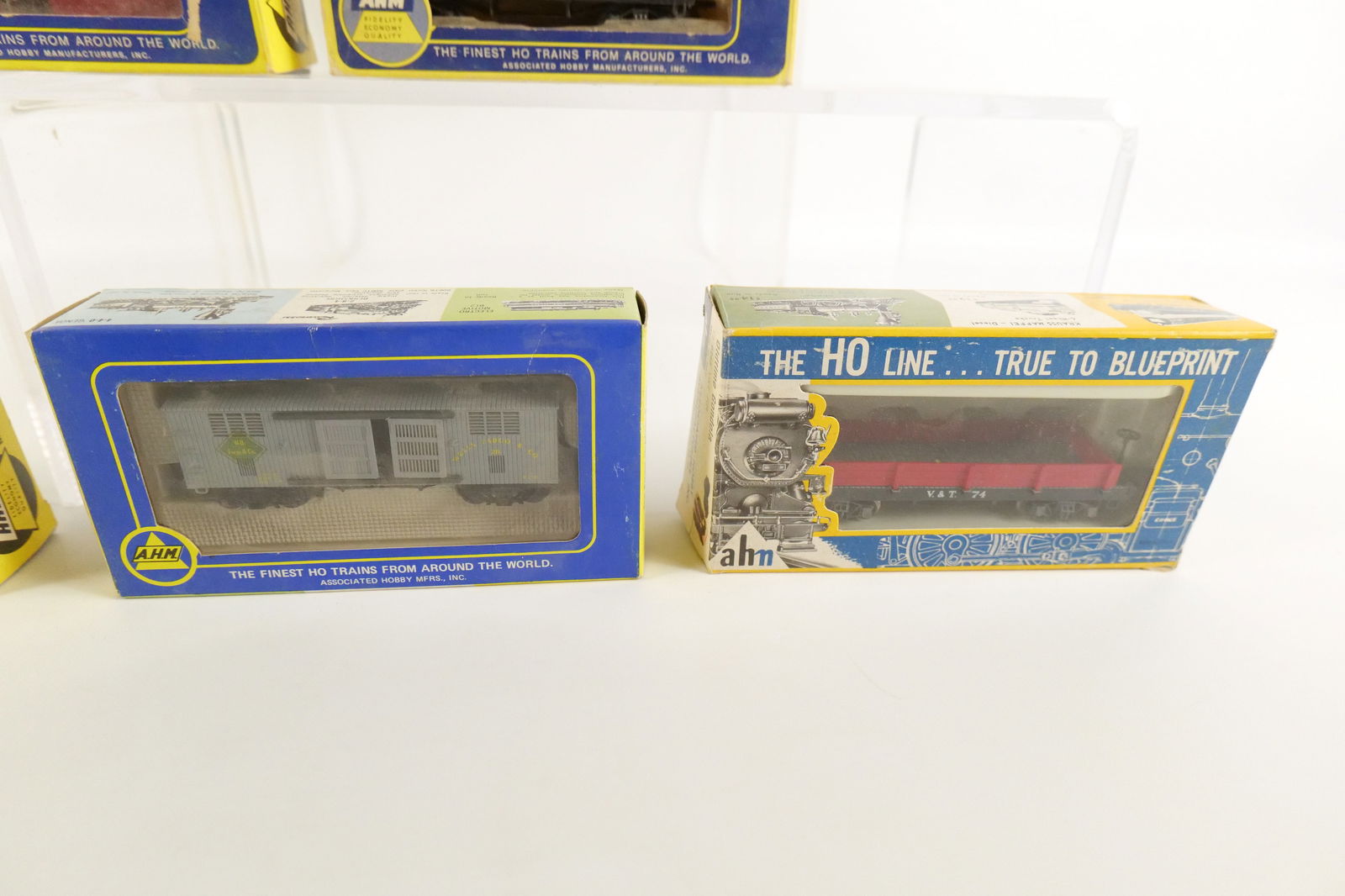 Lot of 8 HO Gauge AHM Rolling Stock - 7