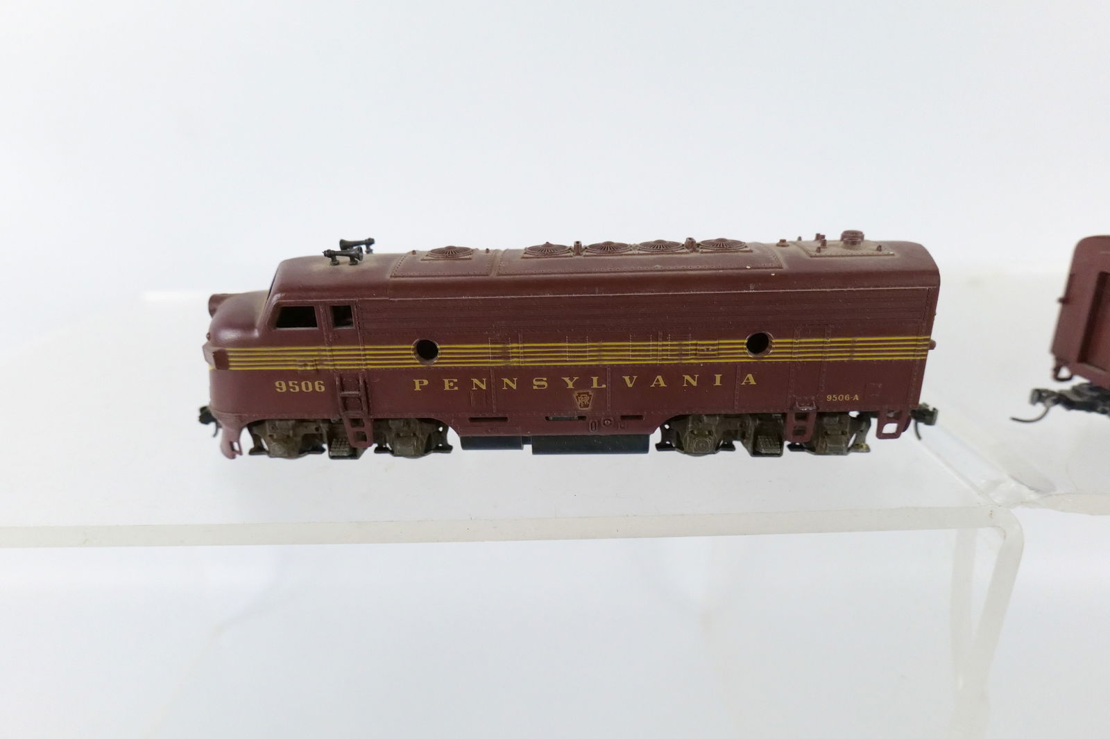 Lot of HO Gauge Pennsylvania Railroad Passenger Cars - 2