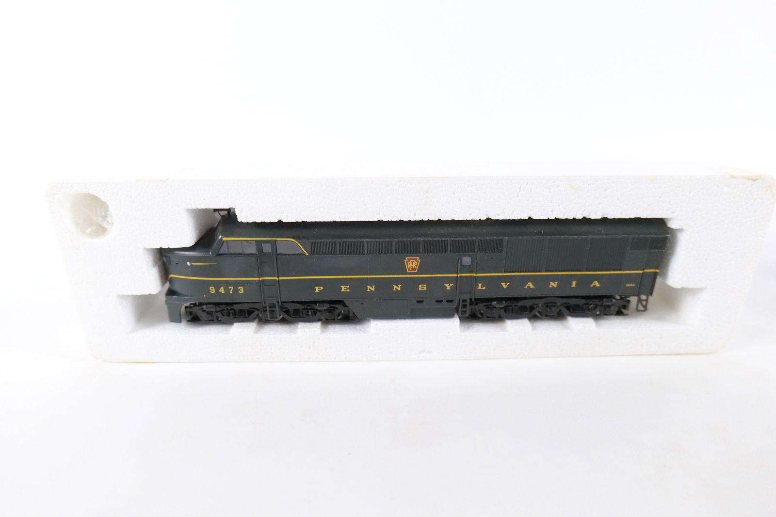 Lot of 2 HO Gauge Engines - 2