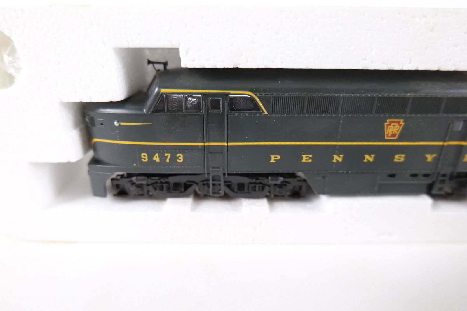 Lot of 2 HO Gauge Engines - 3