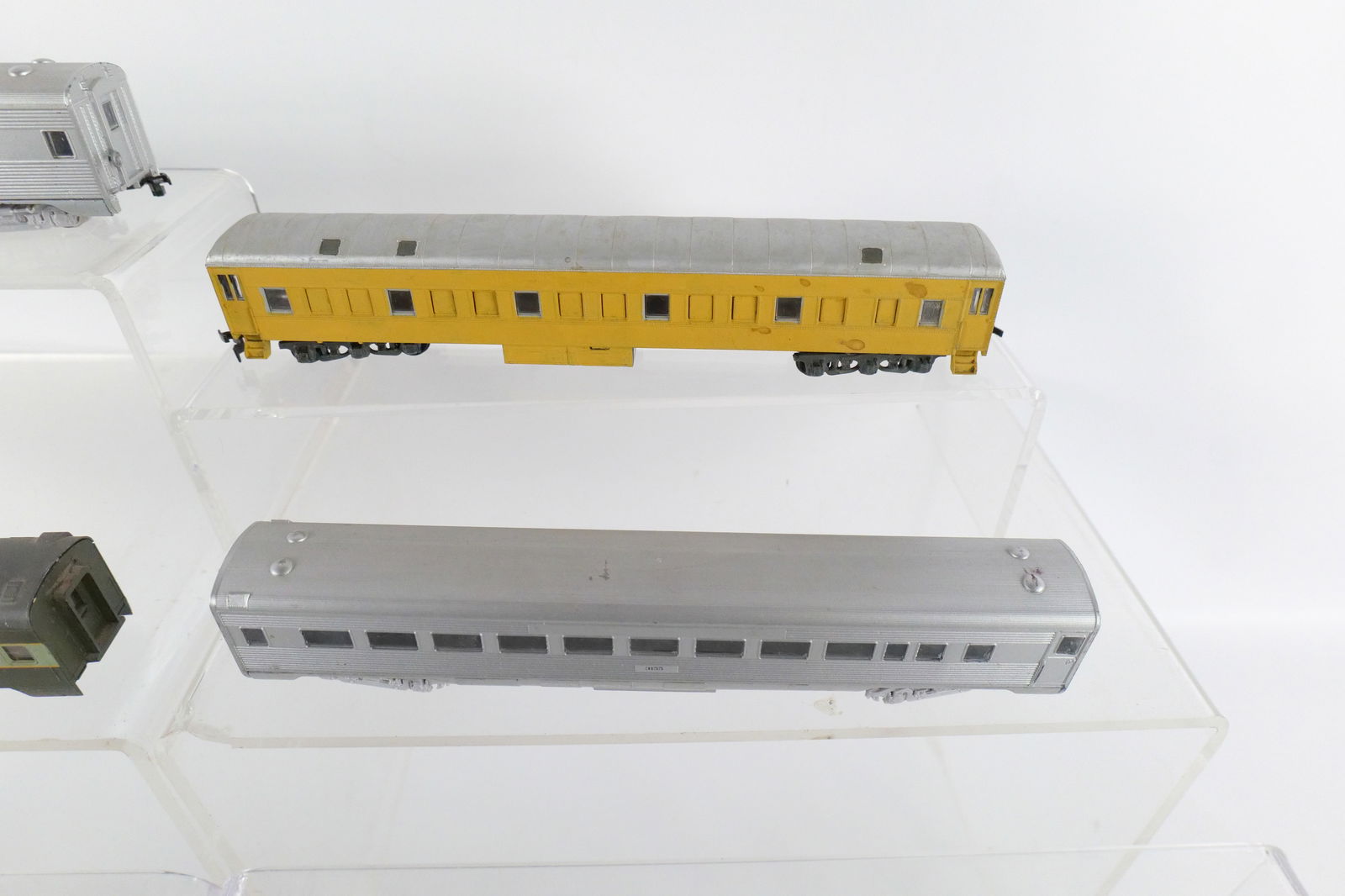 Lot of HO Gauge Passenger Cars - 3