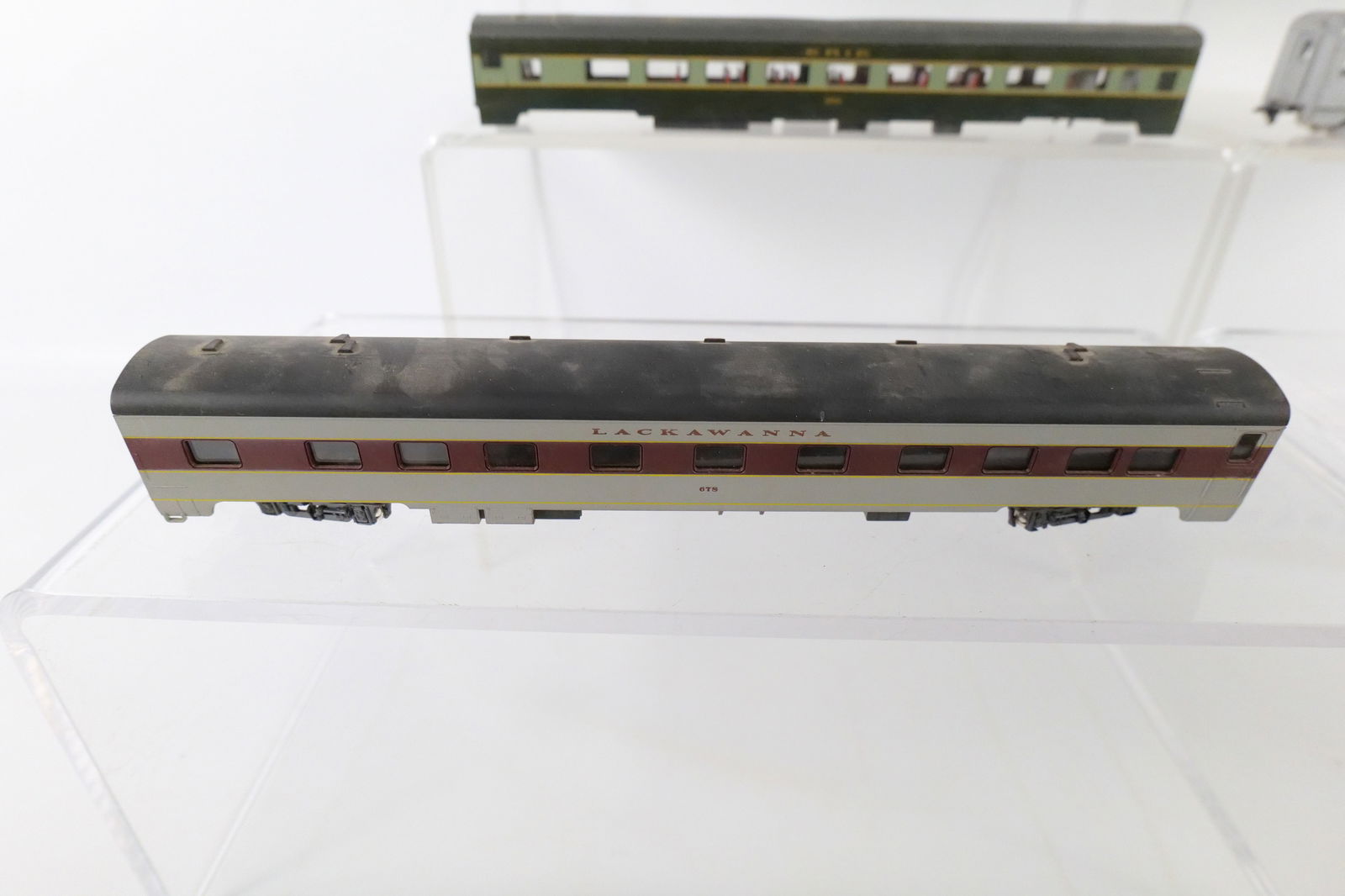 Lot of HO Gauge Passenger Cars - 4