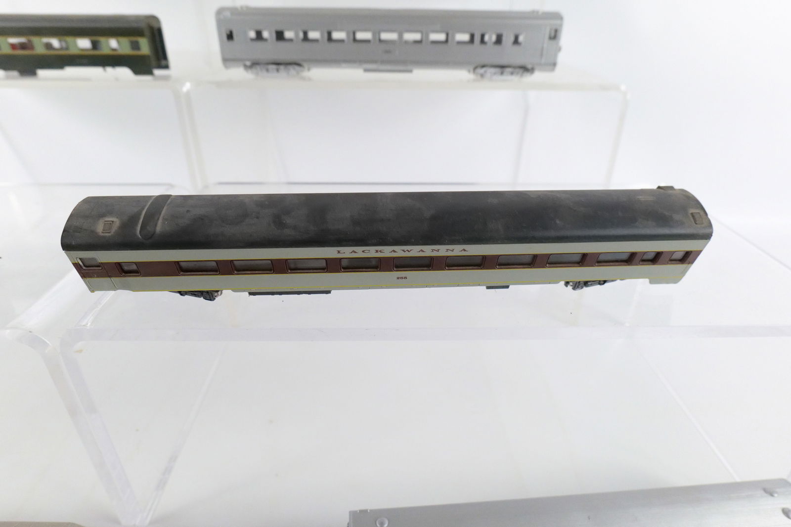 Lot of HO Gauge Passenger Cars - 5