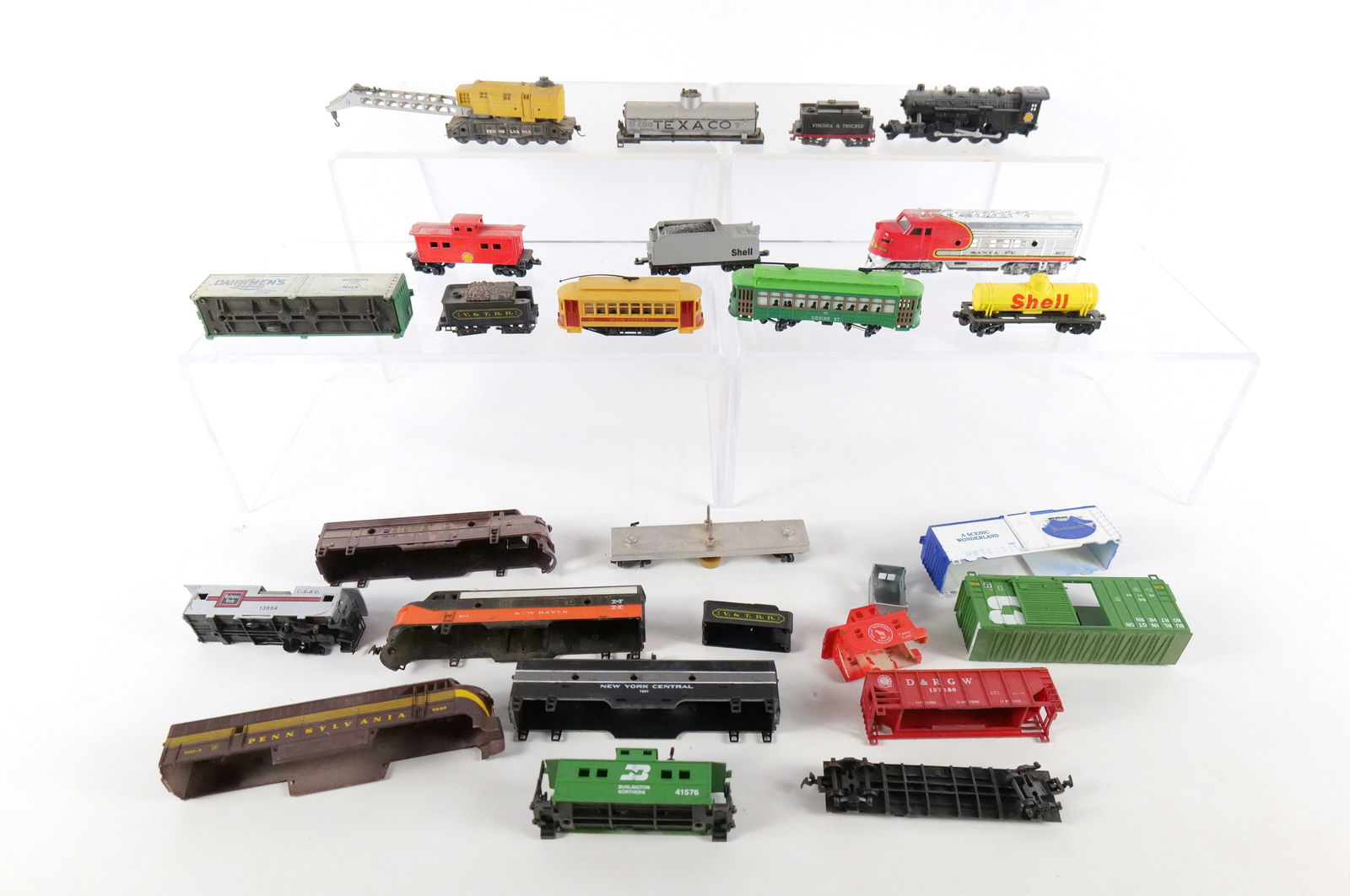 Lot of HO Gauge Trains (1 of 12)