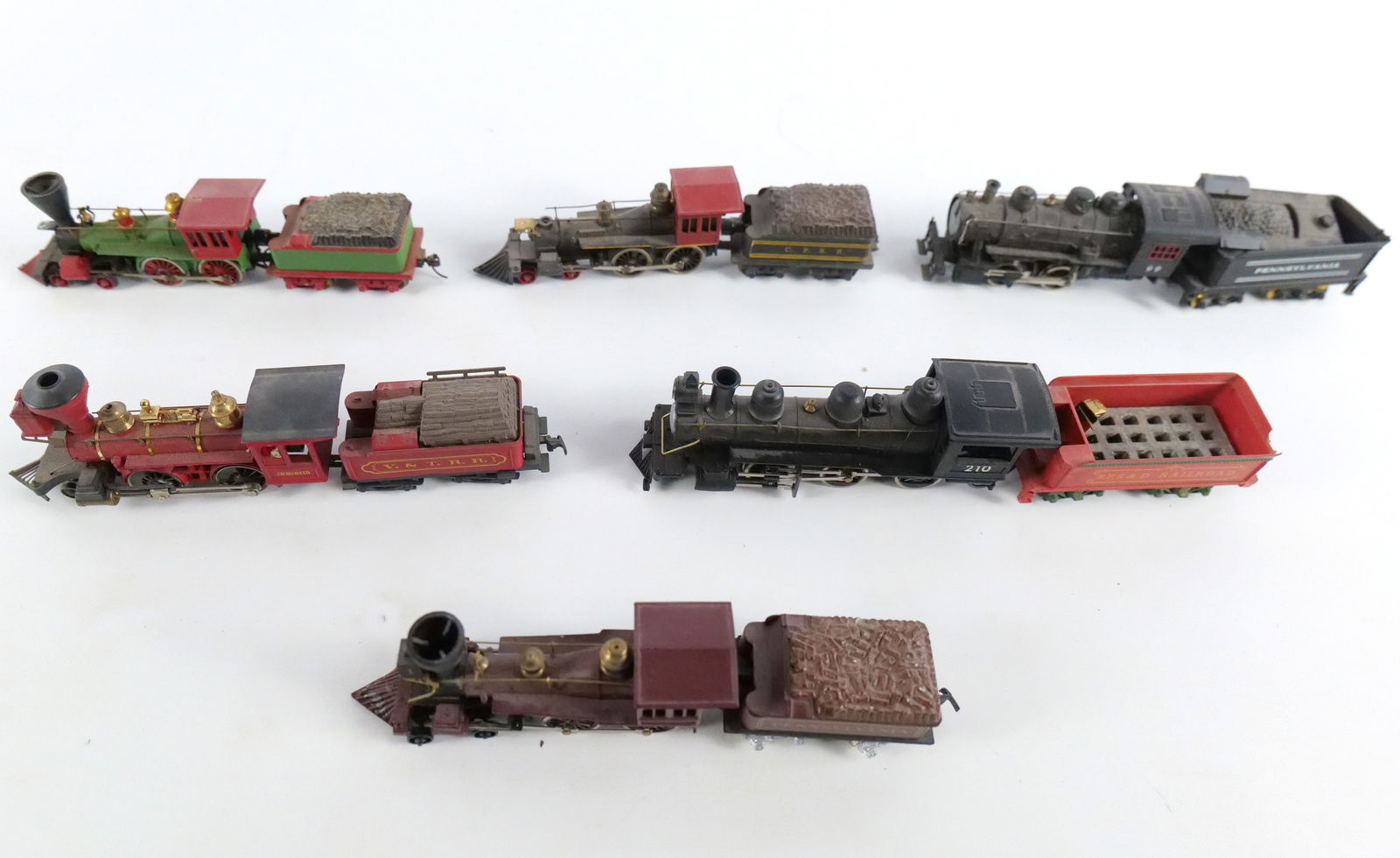 Lot of 6 HO Gauge Engines and Tenders (1 of 10)