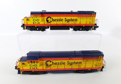 Lot of 2 O Scale Weaver Chessie System Engines - 8116 and 8118