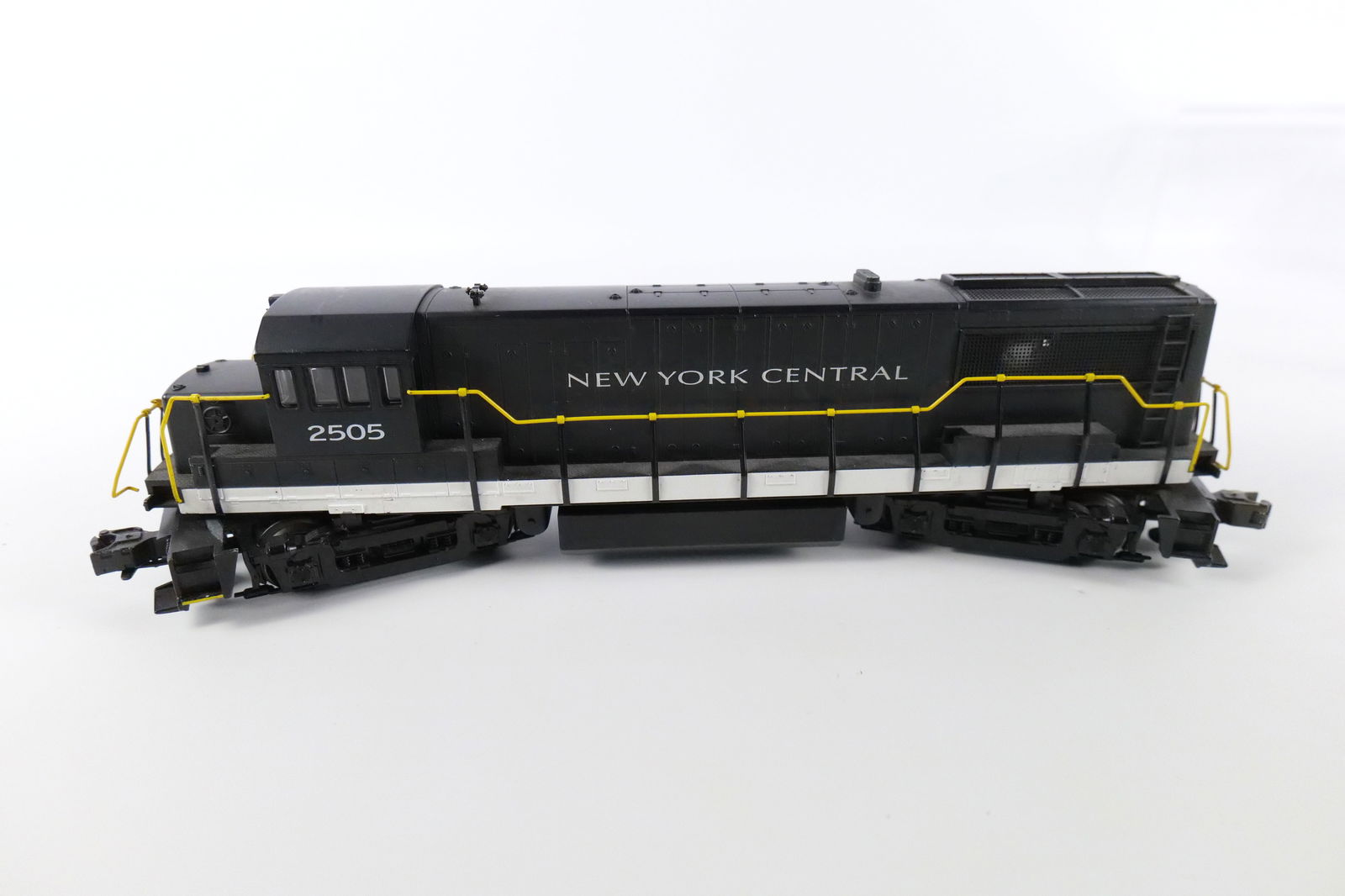 Lot of 2 O Scale Weaver Engines - 2