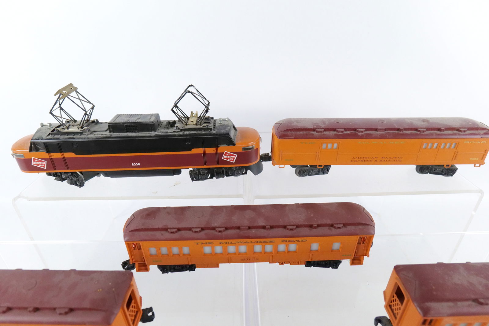 Lionel O Gauge The Milwaukee Road Passenger Car Set - 2