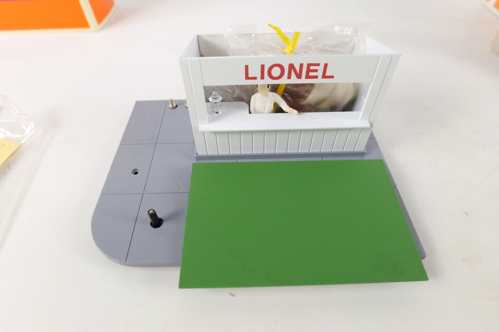 Lot of 2 Lionel Operating Accessories - 2