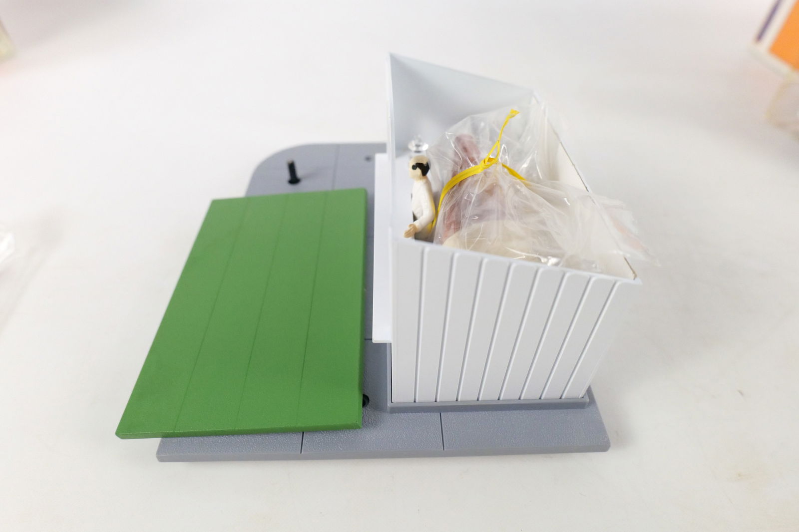 Lot of 2 Lionel Operating Accessories - 3