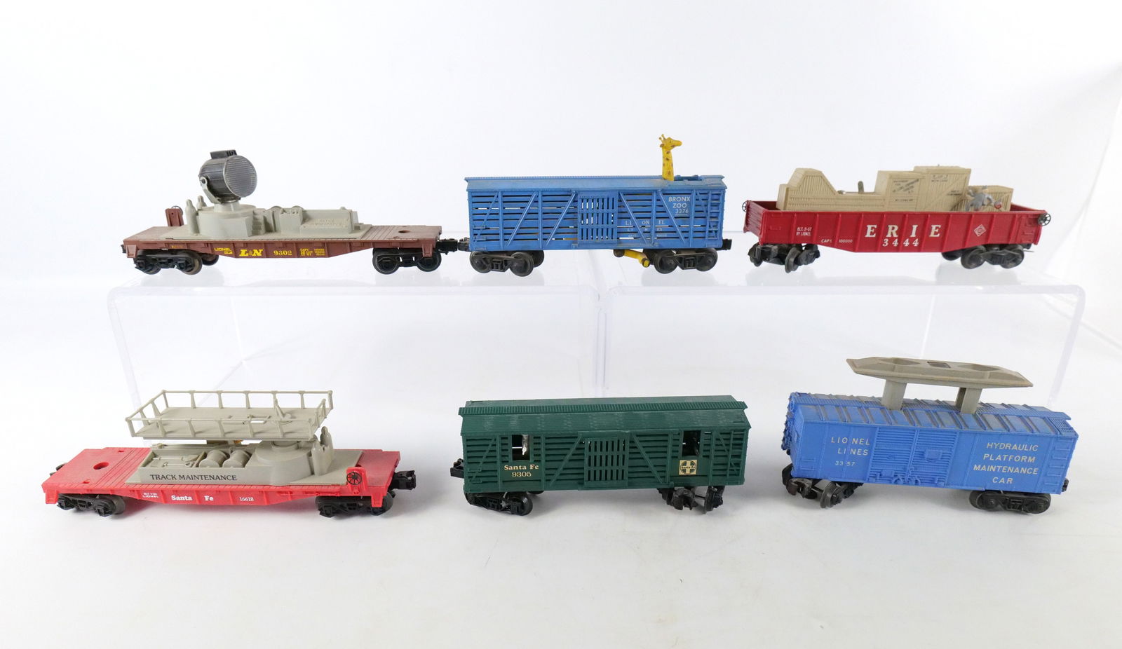 Lot of 6 Operating O27 Gauge Trains (1 of 12)