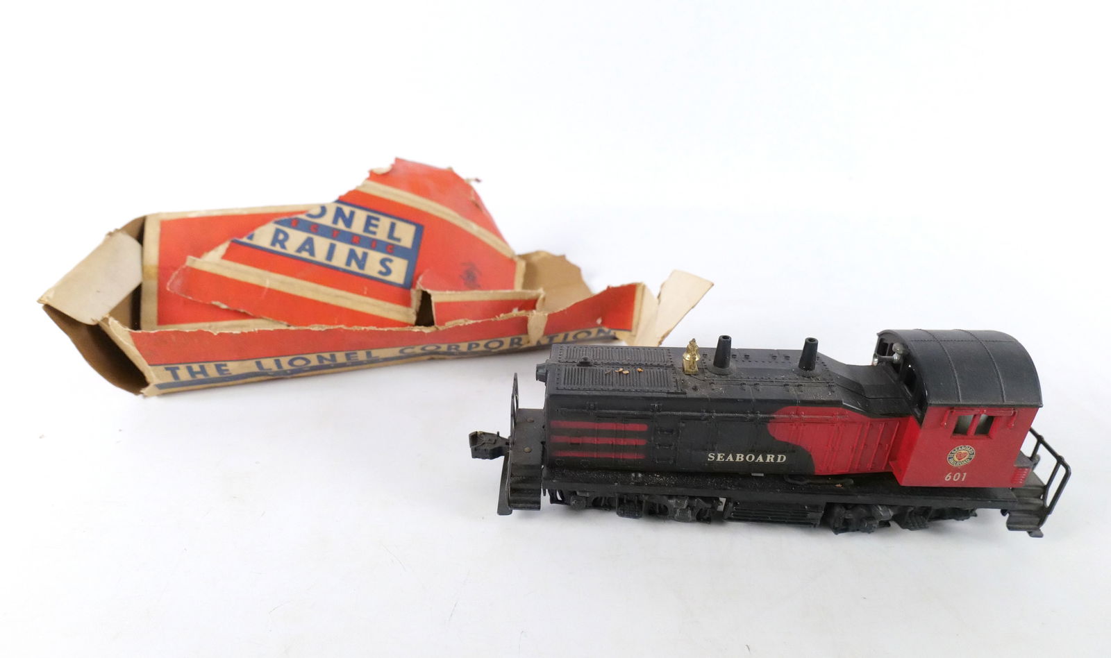 Lionel Postwar 027 gauge engine #601 Seaboard Switcher with box (1 of 7)