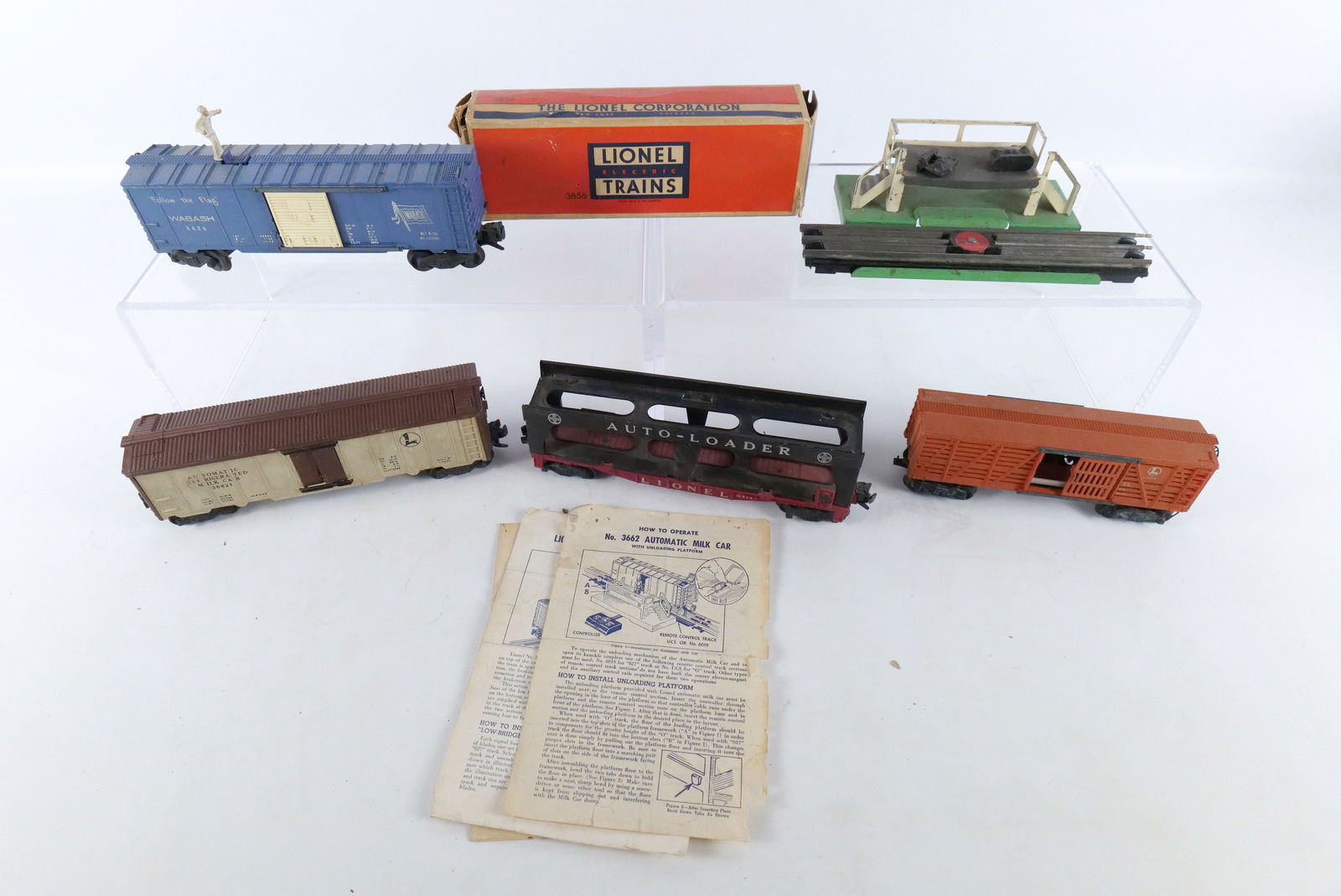 Lot of Lionel Postwar 027 gauge trains (1 of 12)