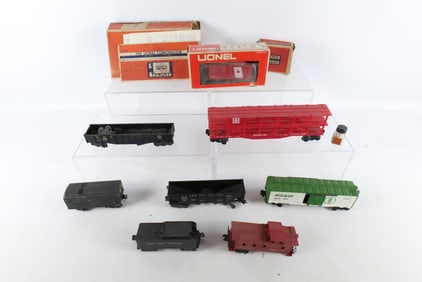 Group lot of Lionel 027 gauge rolling stock