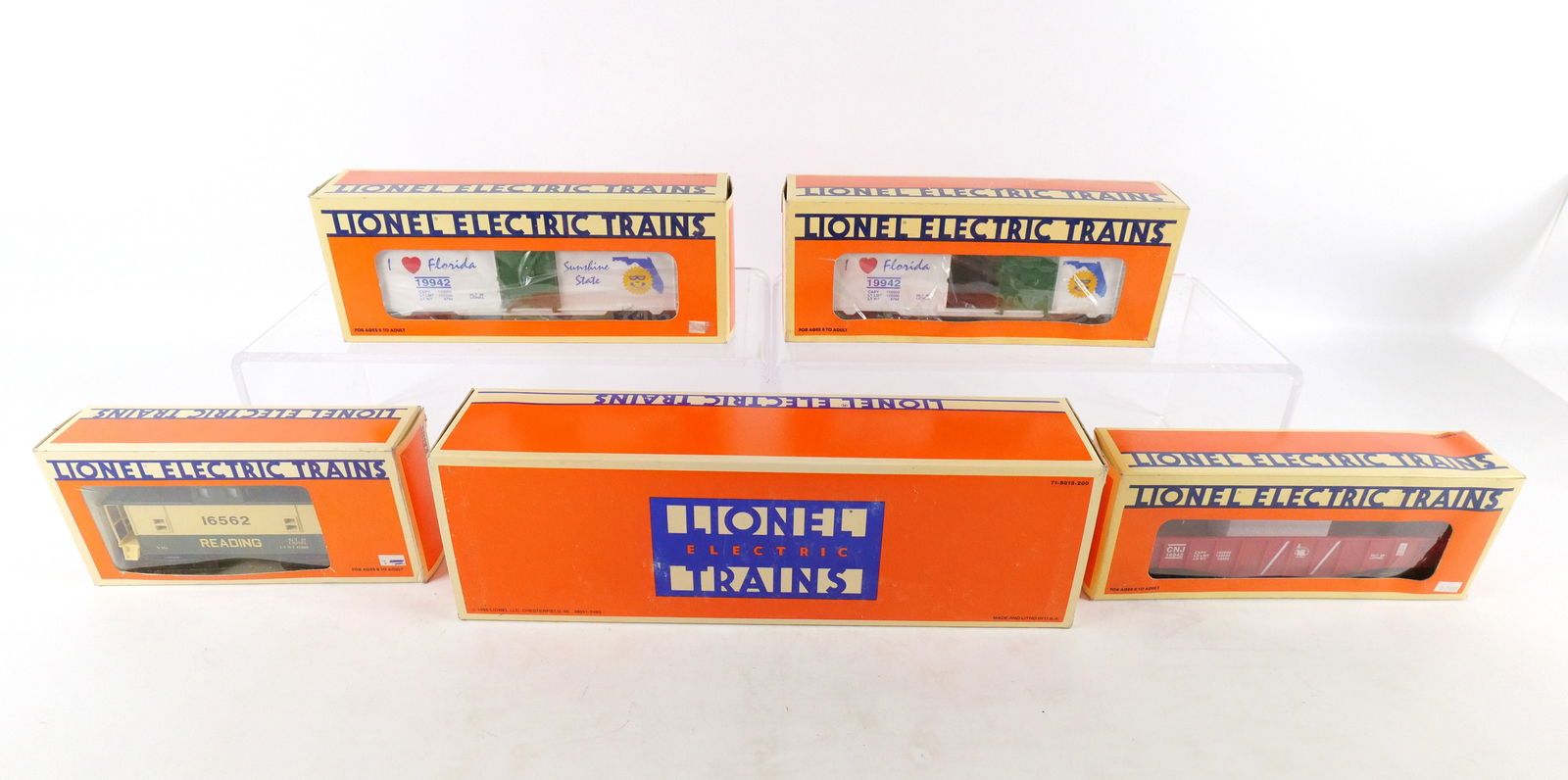 Group lot of Lionel 027 gauge rolling stock new in box (1 of 11)