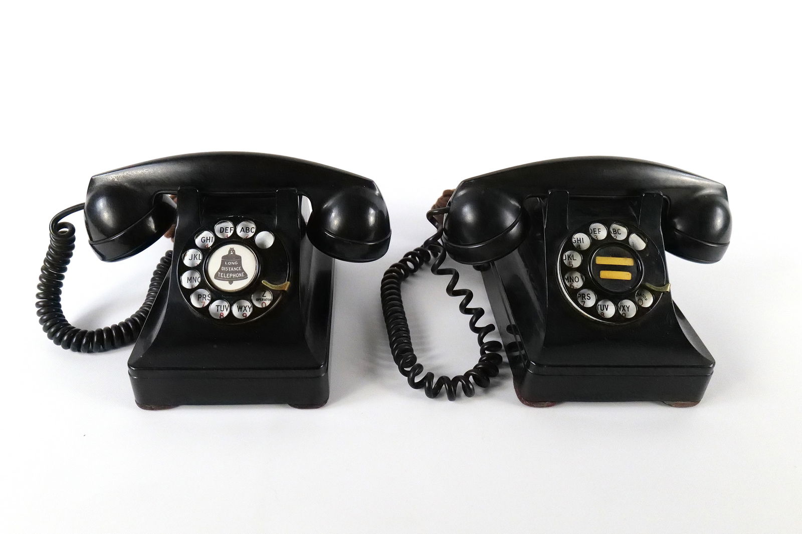 Lot of 2 Vintage Bell System Rotary Telephones (1 of 15)