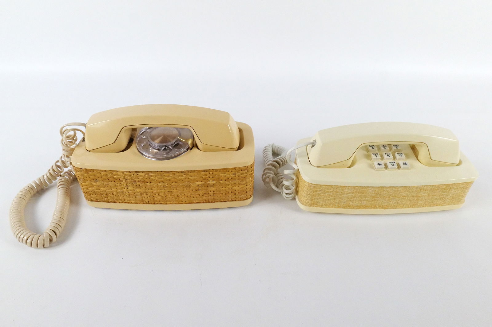 Lot of 2 Vintage Western Electric Rattan/Wicker Telephones (1 of 15)