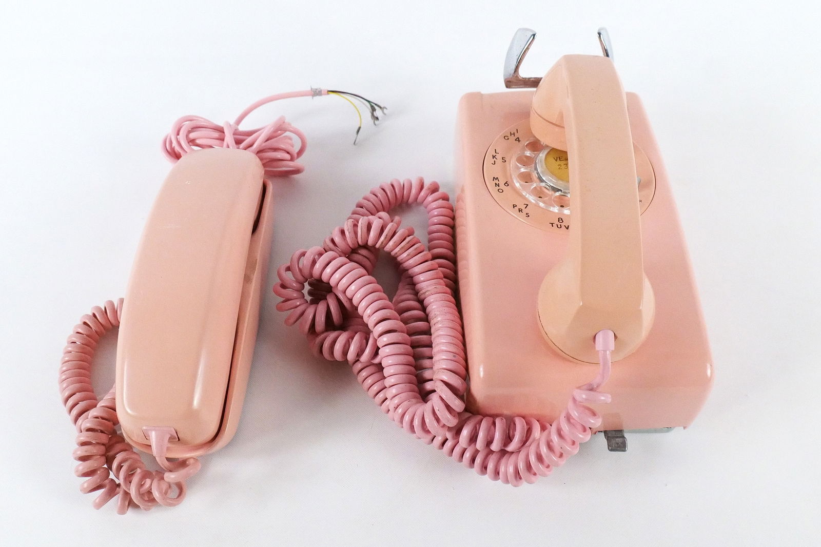 Lot of 2 Vintage Western Electric Pink Telephones (1 of 17)
