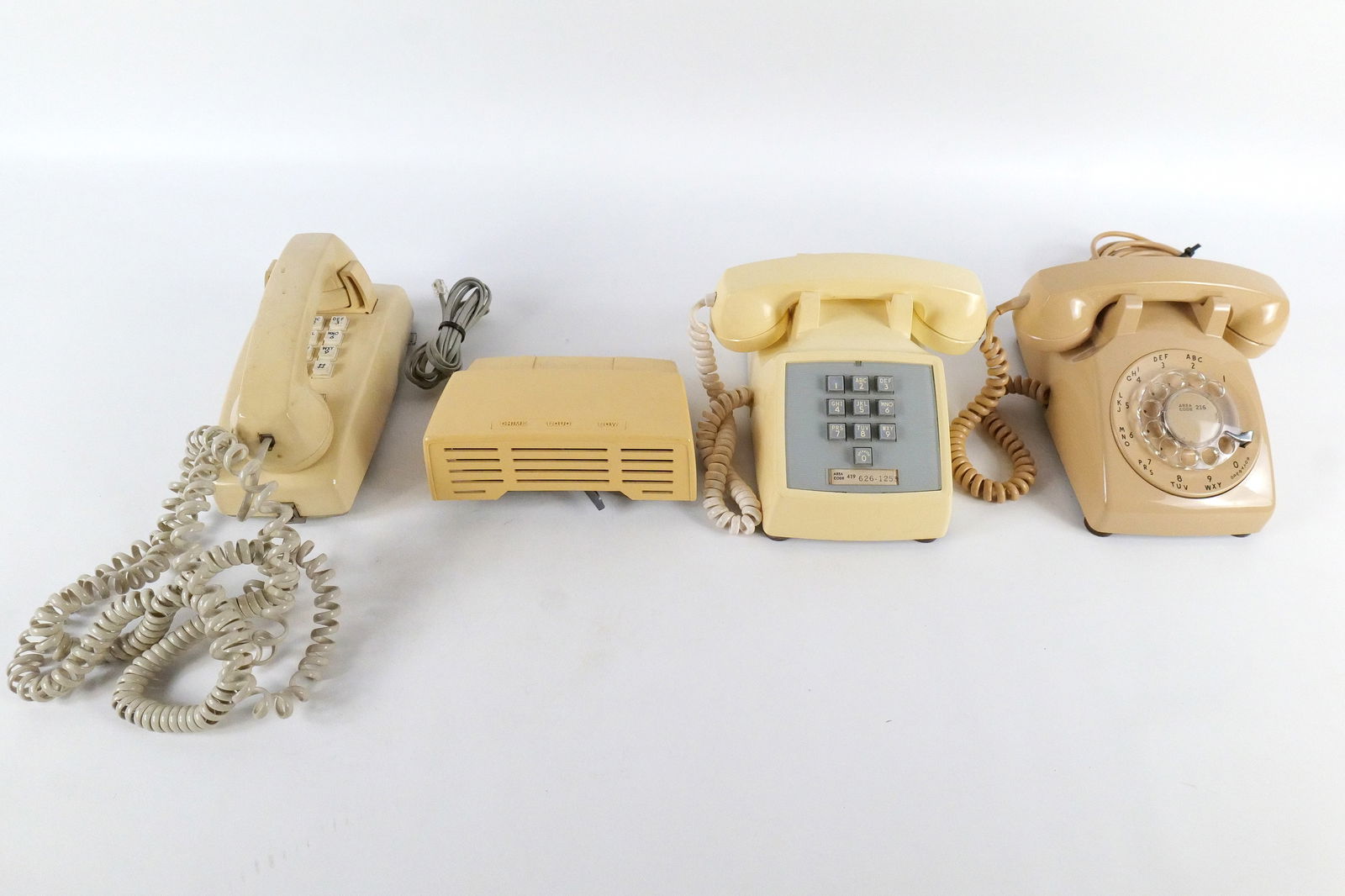 Lot of 3 Vintage Telephones plus Bell Chime (1 of 14)