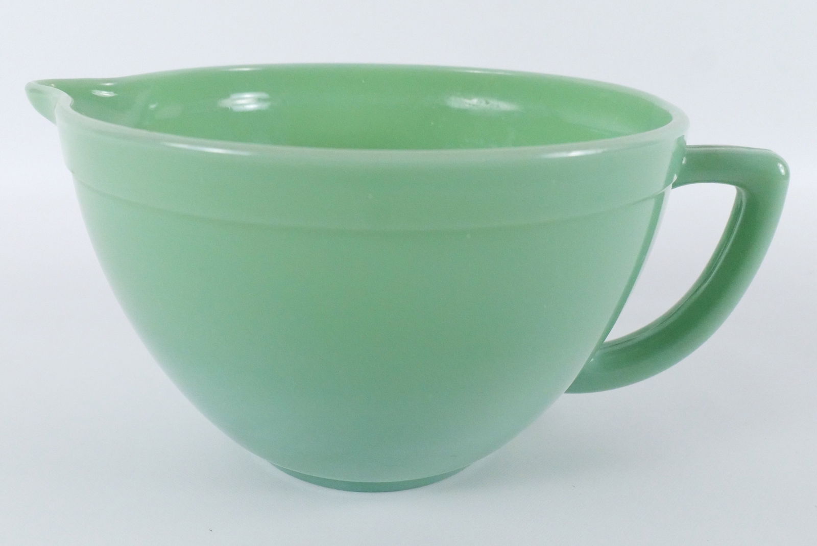 Anchor Hocking Fire King Jadeite Mixing Bowl with Pouring Spout (1 of 7)