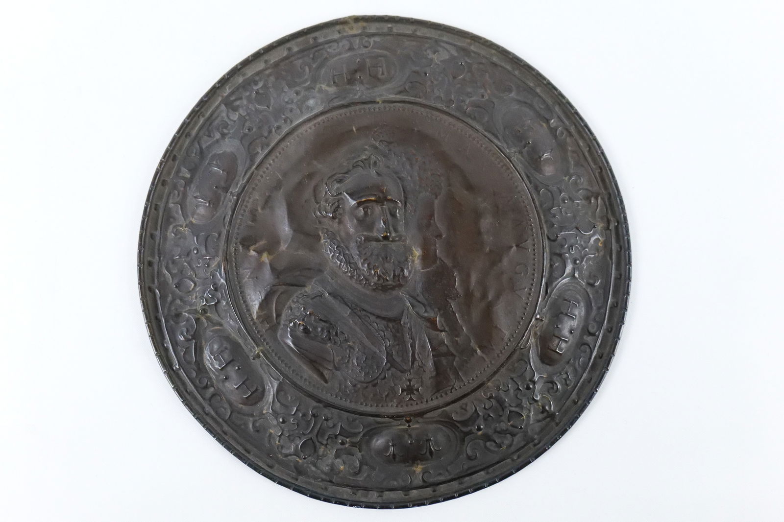 Tin Plate Henri IV Cover for a Fireplace Fume: Tin Plate Henri IV Cover for a Fireplace Fume. Measures 12" diameter. All invoices must be paid within 24 hours of the sale. We offer multiple shipping options, please read the shipping terms to