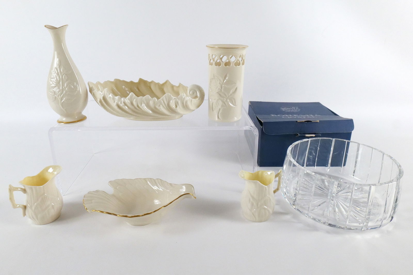 Lot of Porcelain and Glass Pieces (1 of 10)