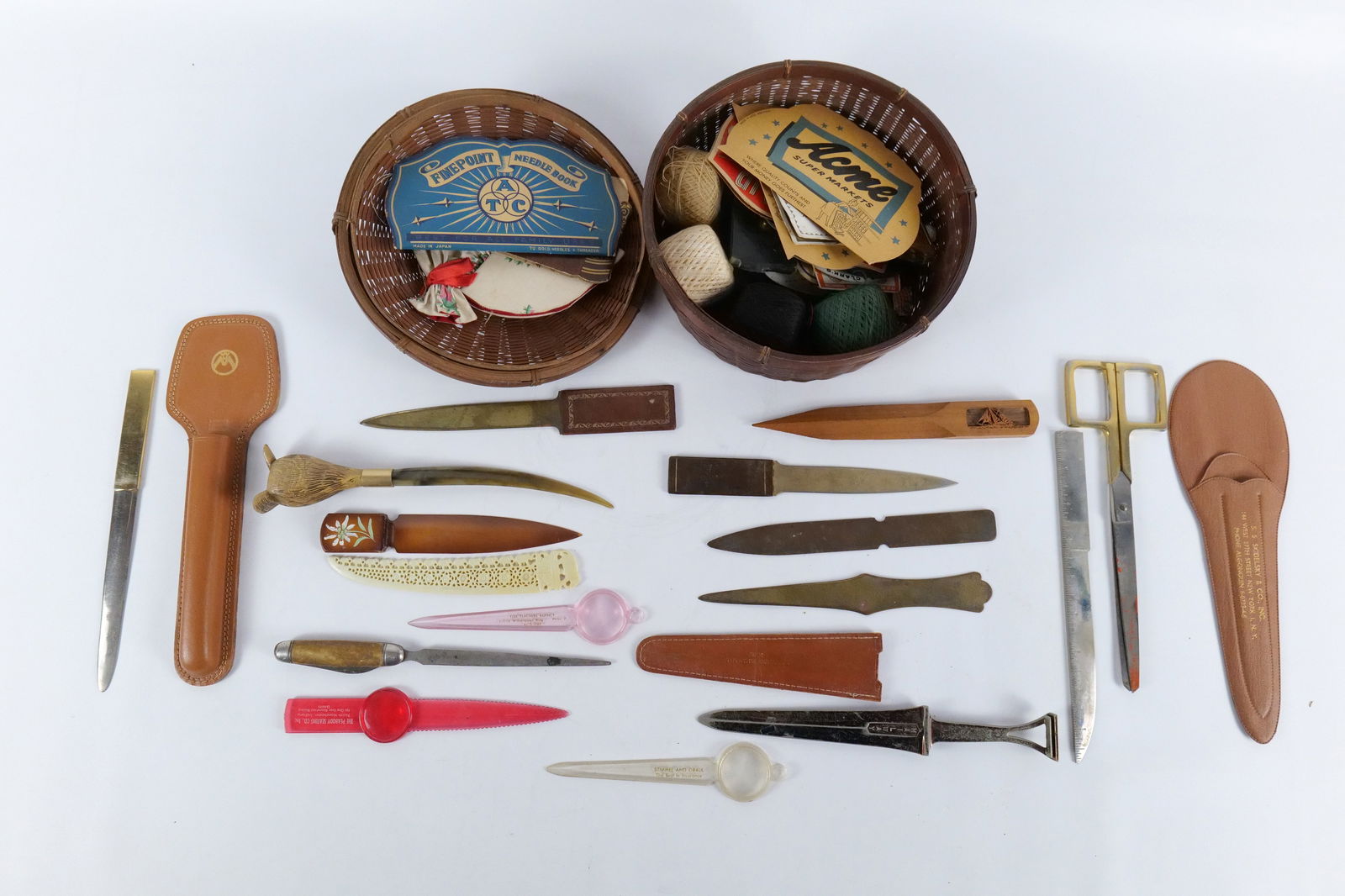 Lot of Vintage Collectibles: Lot of Vintage Collectibles. Including Various Letter Openers, Ruler and Scissor Set, and Sewing Notions. All invoices must be paid within 24 hours of the sale. We offer multiple shipping options, ple