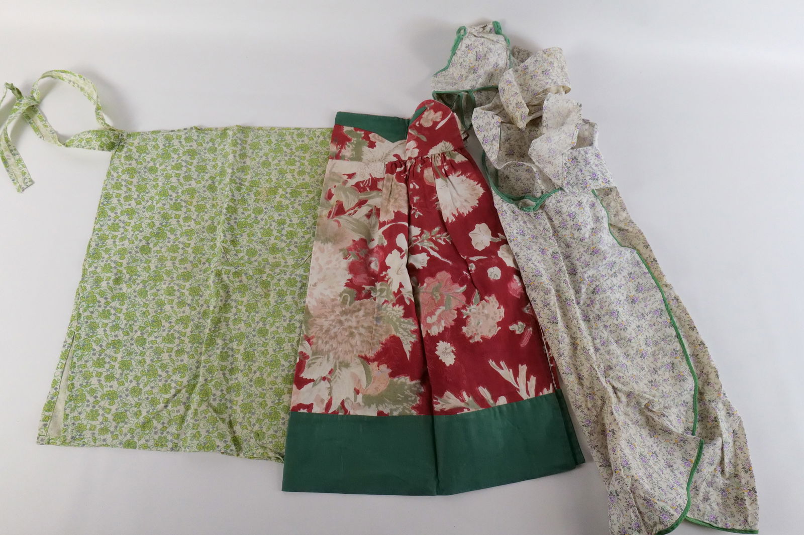 Lot of Vintage Linen (1 of 6)