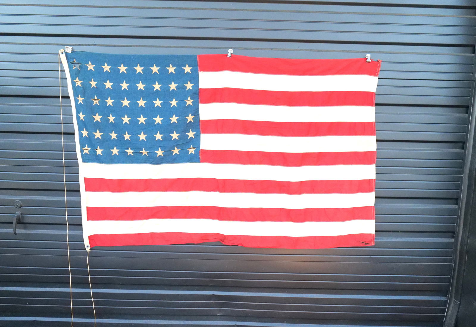 48 Star Flag: 48 Star Flag. Multiple tears present. Staining also Present. All invoices must be paid within 24 hours of the sale. We offer multiple shipping options, please read the shipping terms to understand you