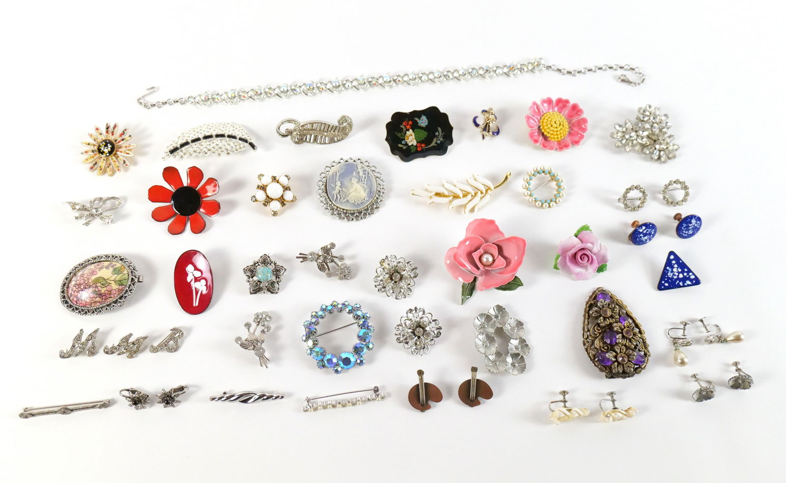 Lot of Costume Jewelry (1 of 7)