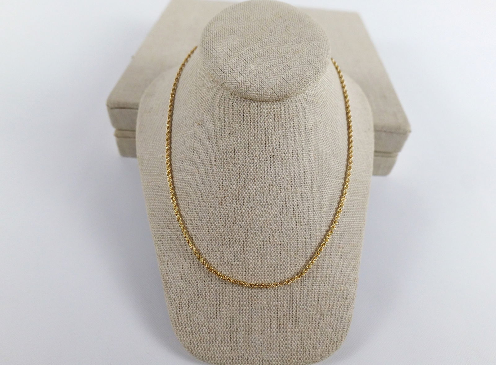 14k Gold Rope Chain: 14k Gold Rope Chain. Measures 18" long. Weighs approx. 3.7 grams. All invoices must be paid within 24 hours of the sale. We offer multiple shipping options, please read the shipping terms to understan