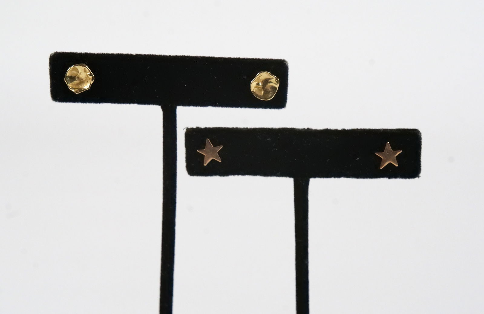 Two Pairs of 14k Stud Earrings (1 of 8)