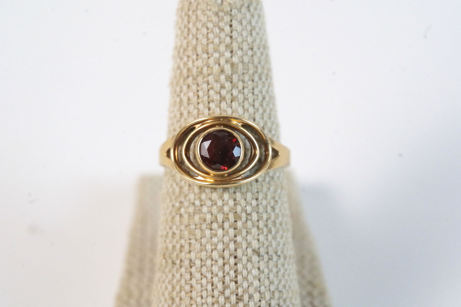 10k Gold and Garnet Ring: 10k Gold and Garnet Ring. Size 6 3/4". All invoices must be paid within 24 hours of the sale. We offer multiple shipping options, please read the shipping terms to understand your options. We also off