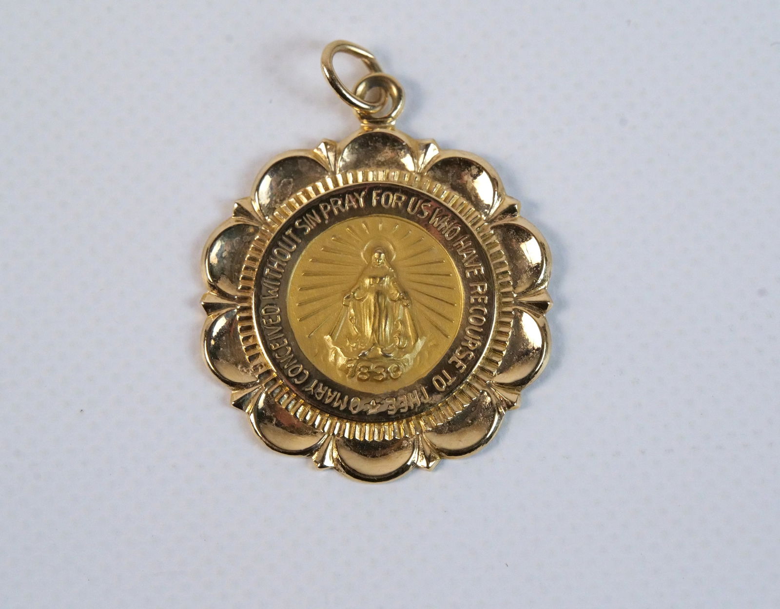 14k Gold Religious Mary Pendant: 14k Gold Mary Religious Pendant. Weighs approx. 2.5 grams. All invoices must be paid within 24 hours of the sale. We offer multiple shipping options, please read the shipping terms to understand your
