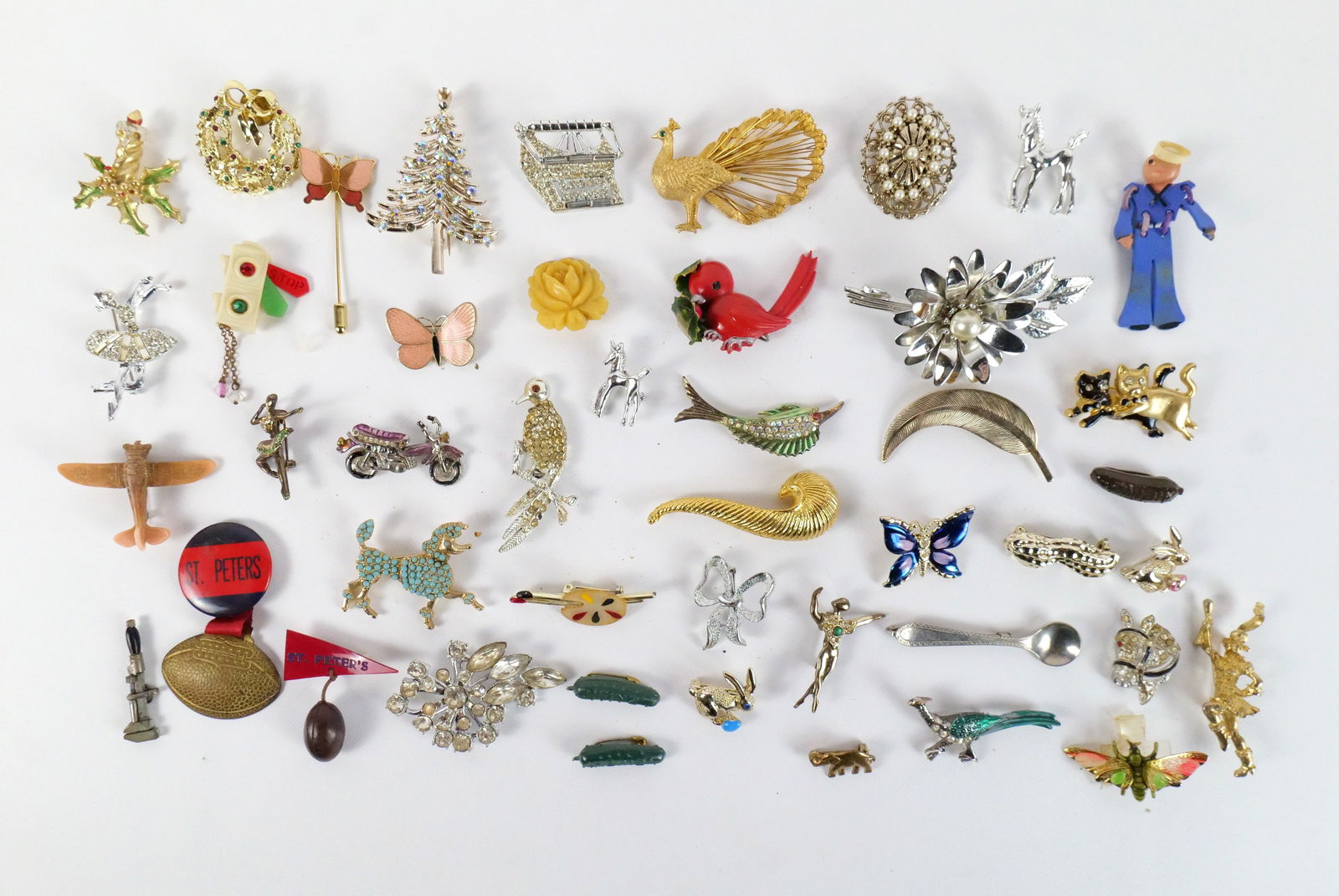 Lot of Costume Jewelry Pins (1 of 7)