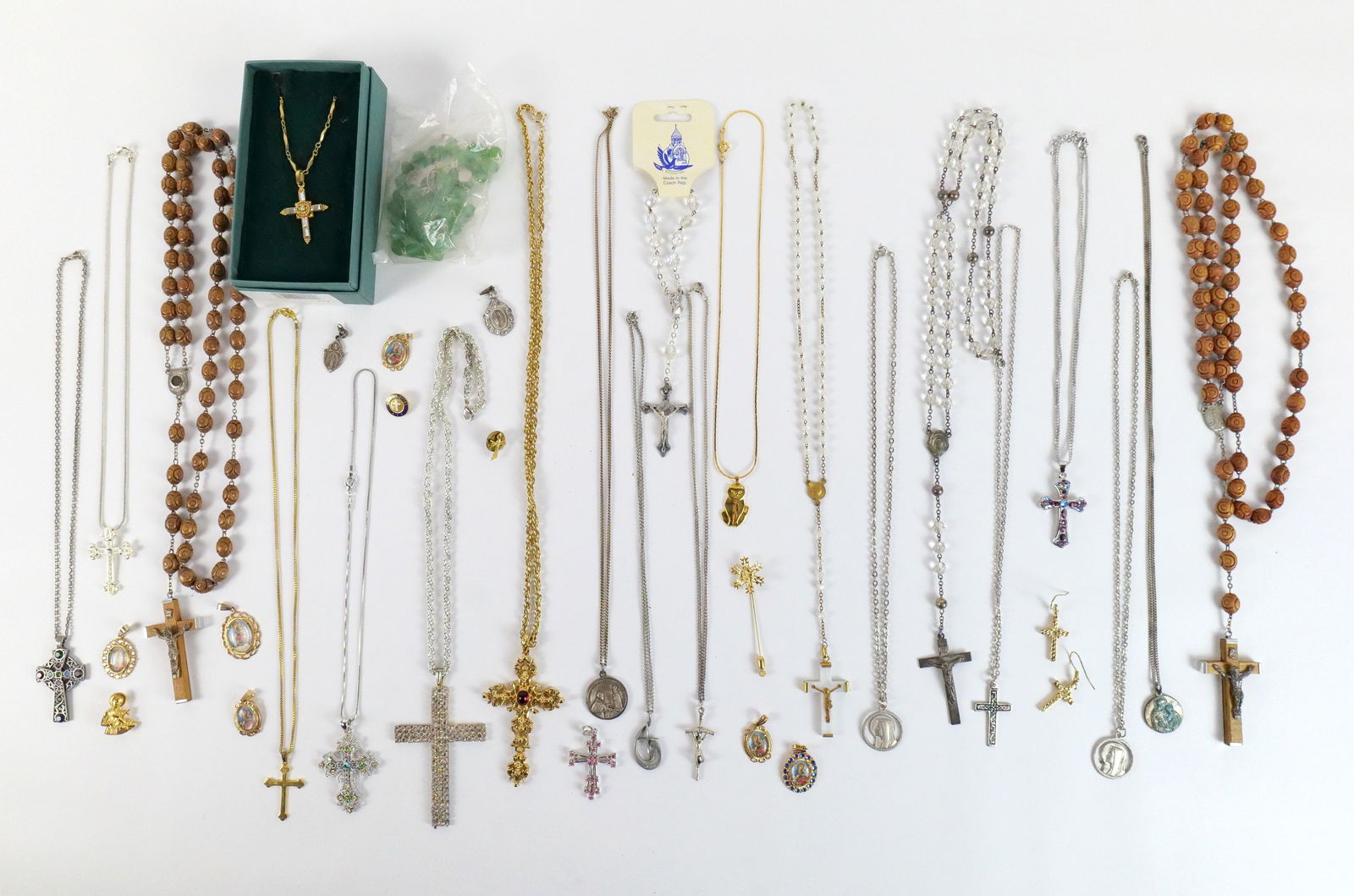 Lot of Religious Jewelry (1 of 10)