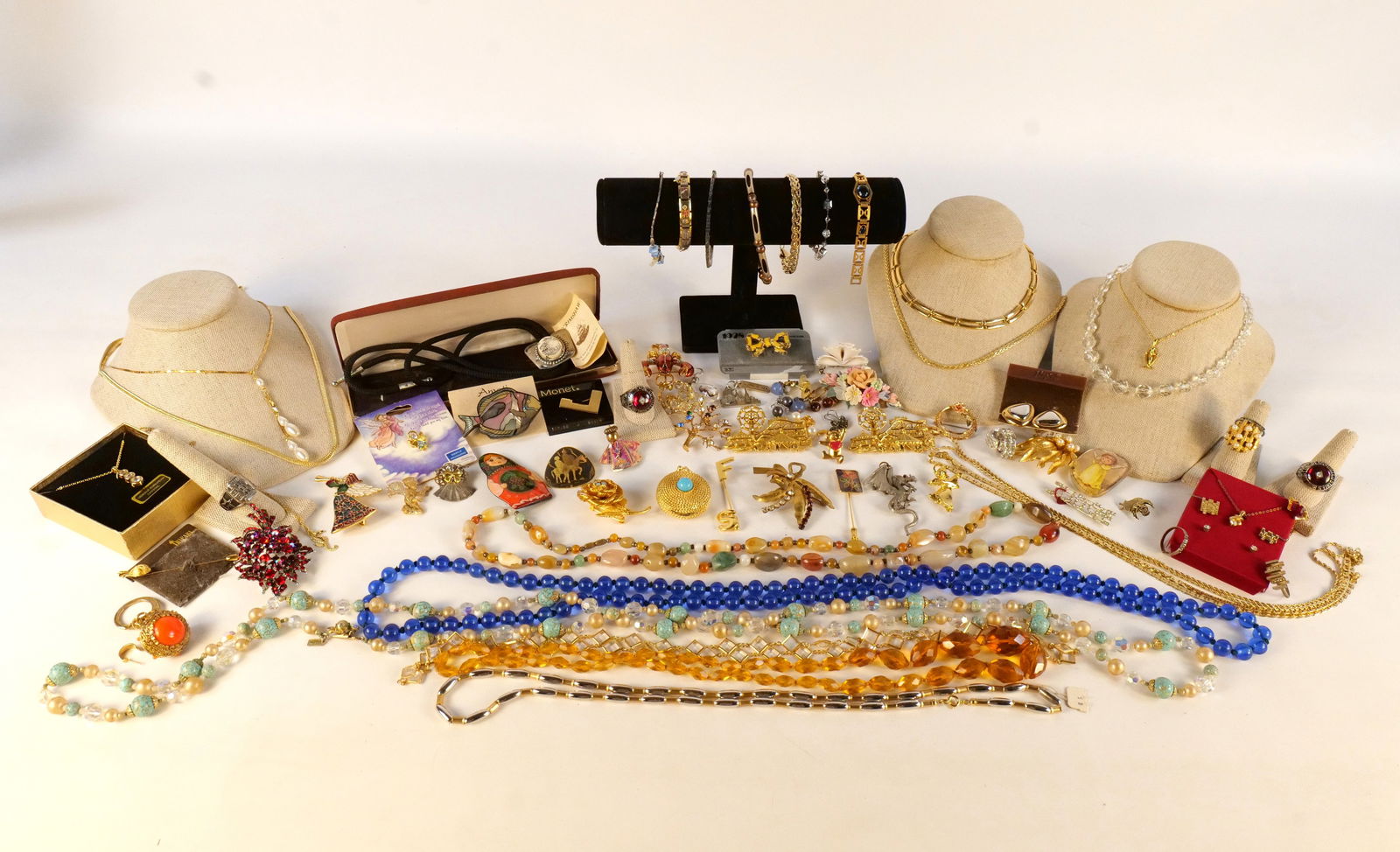 Lot of Assorted Costume Jewelry (1 of 20)
