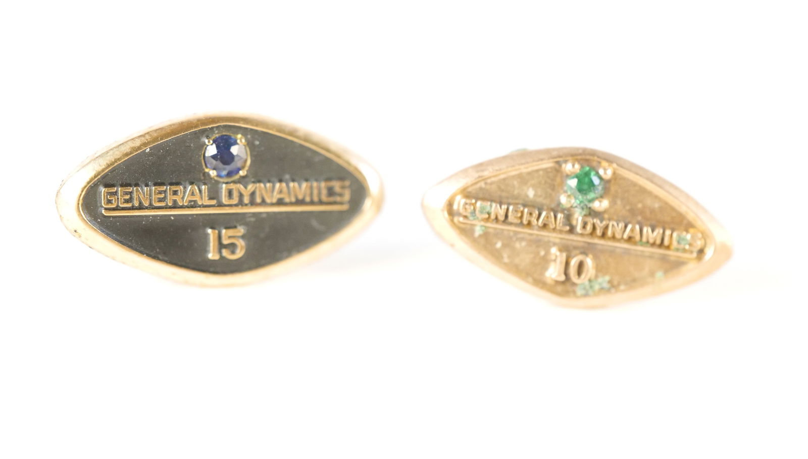 Lot of 2 10k General Dynamics Service Pins with Stones: Lot of 2 10k General Dynamics Service Pins with Stones. One for 10 years and 15 years. All invoices must be paid within 24 hours of the sale. We offer multiple shipping options, please read the shippi