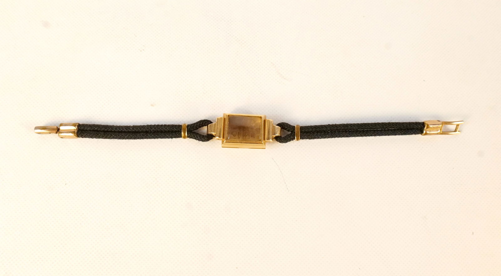 18k Gold Watch Case: 18k Gold Watch Case. Engraved on Back. Only Watch Case is gold. Clasp is not gold. All invoices must be paid within 24 hours of the sale. We offer multiple shipping options, please read the shipping t