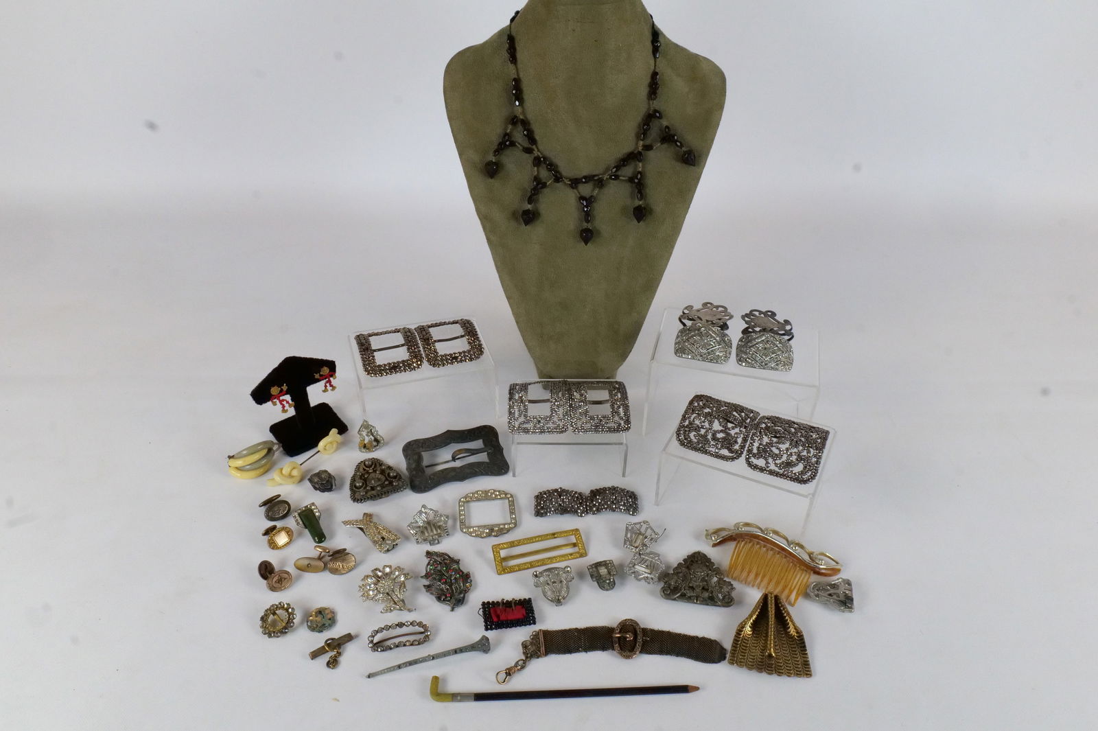 Lot of Vintage Jewelry (1 of 13)